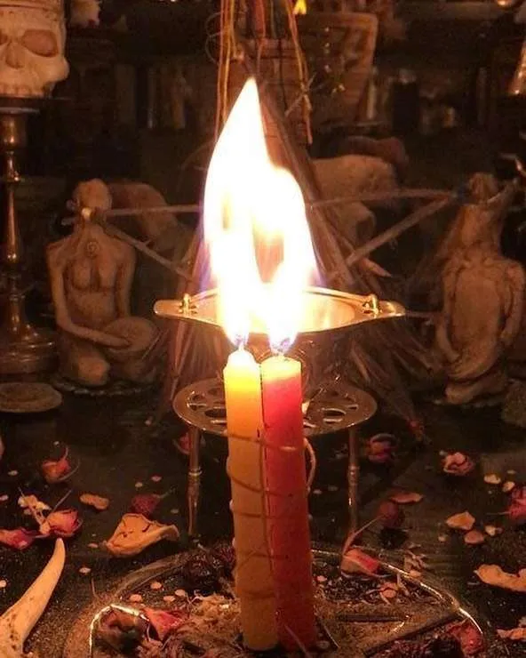 Legamento d'Amore Sessuale: 10 Rituali per una Passione Infinita